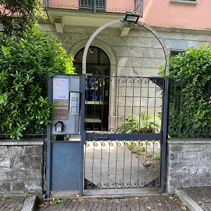 Penzion Gira, Como